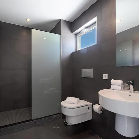 Villa Ereza Royal Deluxe Hoopoe 108